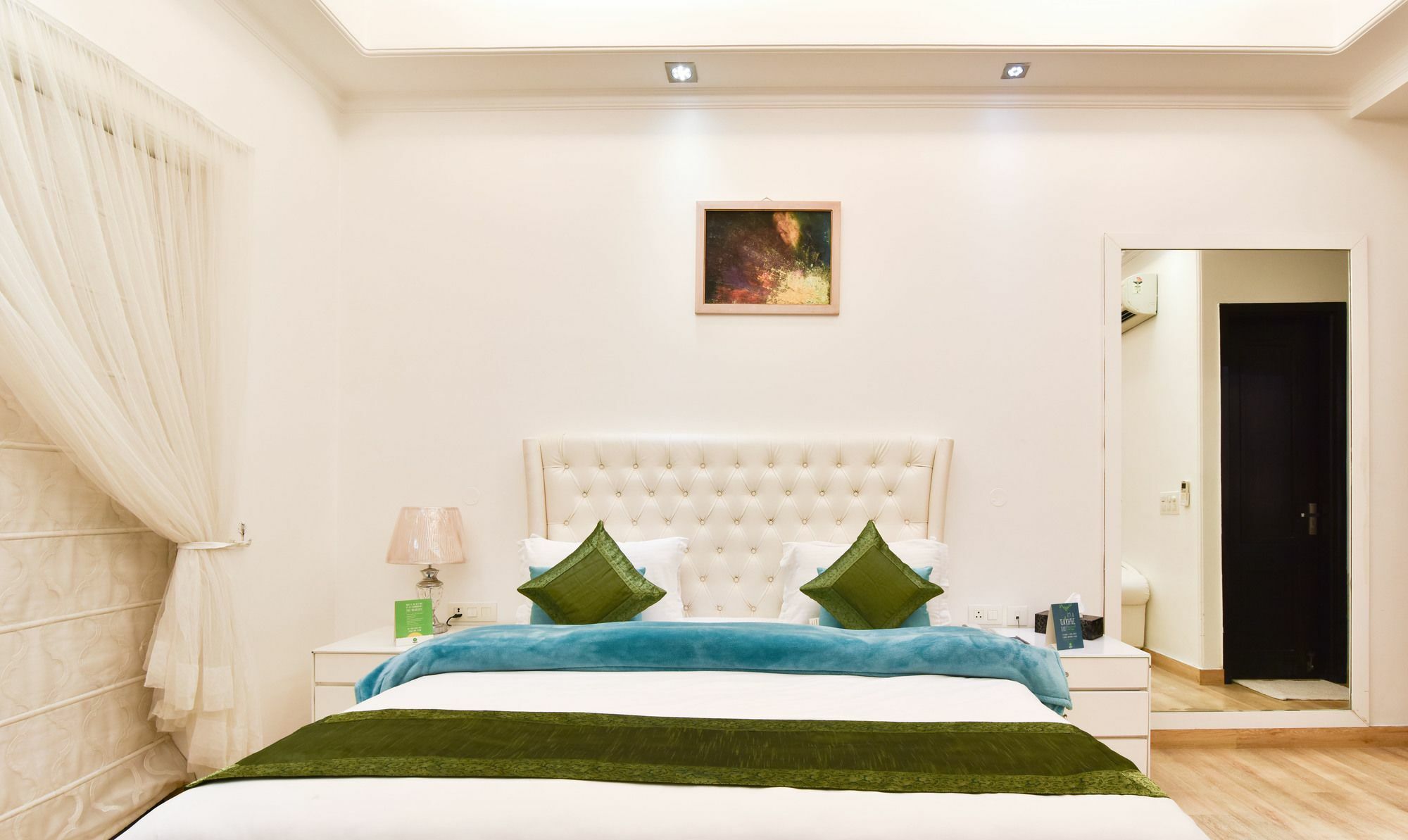 Hotel Treebo Trend The G8 Sector 39 Noida Esterno foto