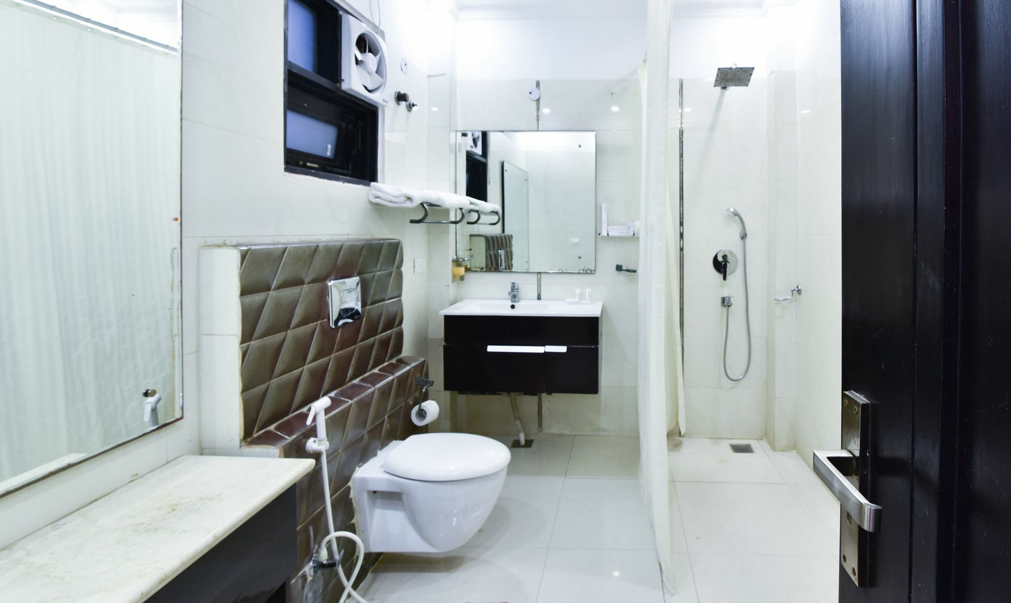 Hotel Treebo Trend The G8 Sector 39 Noida Esterno foto