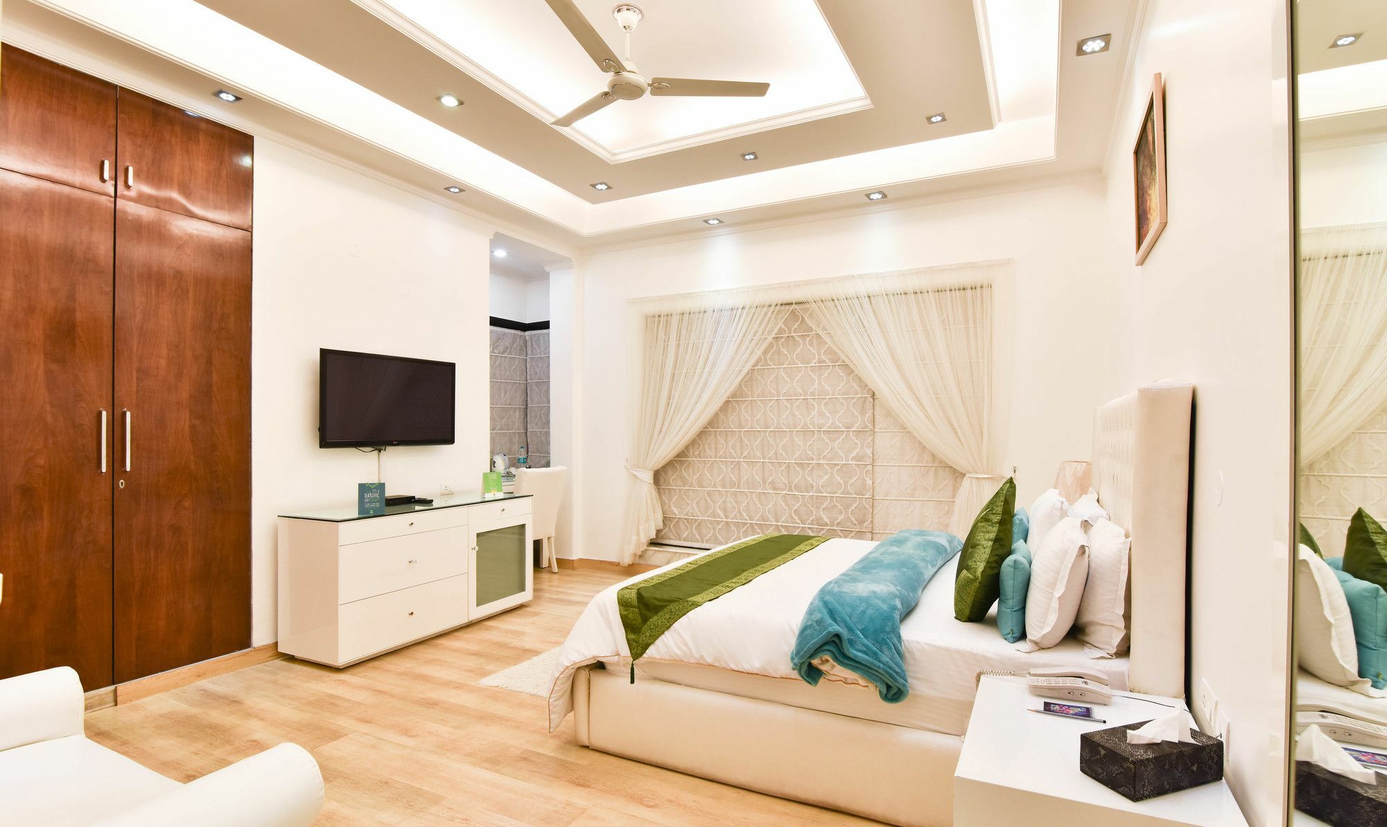 Hotel Treebo Trend The G8 Sector 39 Noida Esterno foto