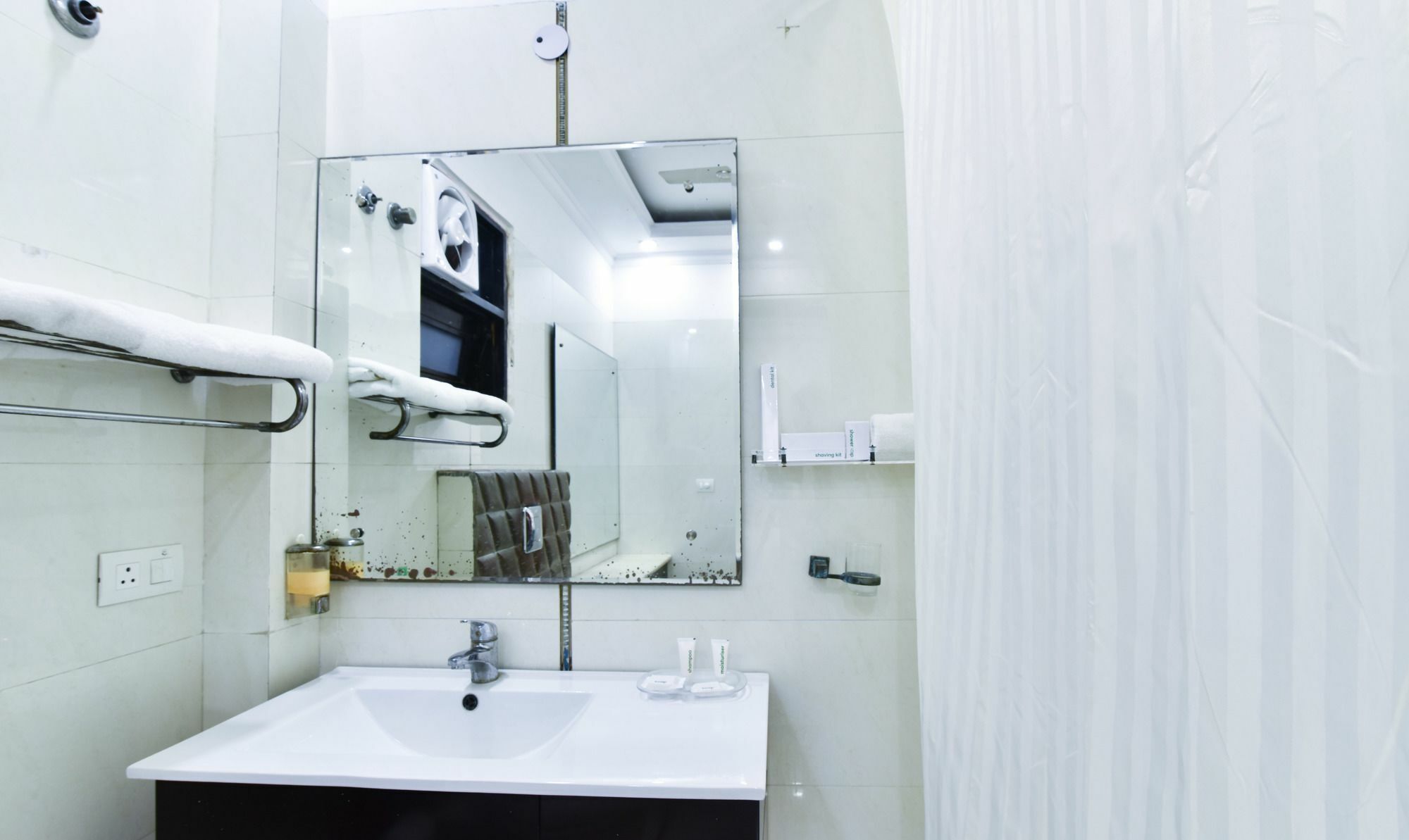 Hotel Treebo Trend The G8 Sector 39 Noida Esterno foto