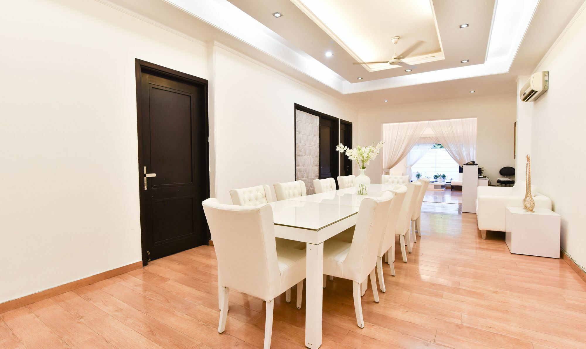 Hotel Treebo Trend The G8 Sector 39 Noida Esterno foto
