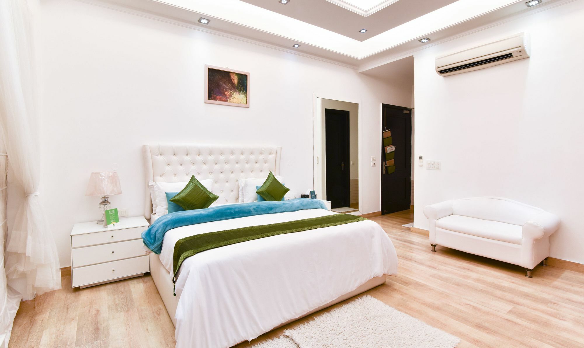 Hotel Treebo Trend The G8 Sector 39 Noida Esterno foto